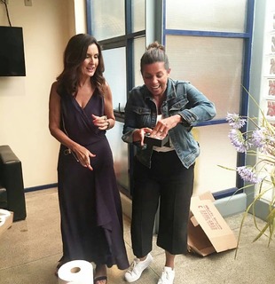 Fátima Bernardes feet photo thumbnail