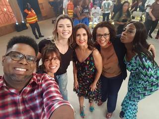 Fátima Bernardes feet photo thumbnail