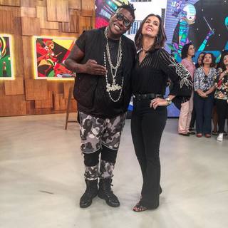 Fátima Bernardes feet photo thumbnail