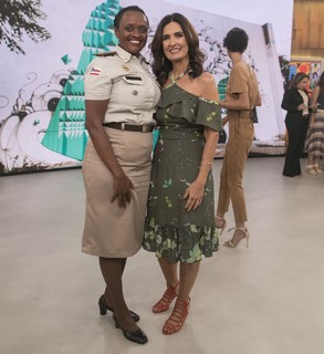 Fátima Bernardes feet photo thumbnail