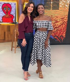 Fátima Bernardes feet photo thumbnail