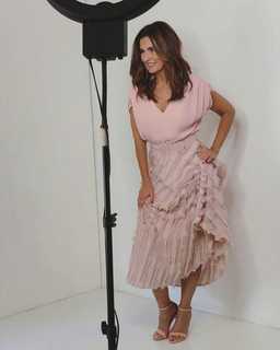 Fátima Bernardes feet photo thumbnail