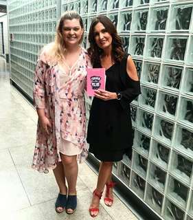 Fátima Bernardes feet photo thumbnail