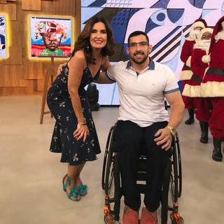 Fátima Bernardes feet photo thumbnail