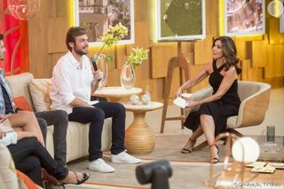 Fátima Bernardes feet photo thumbnail