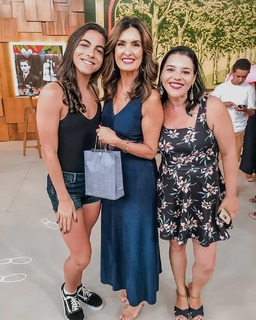 Fátima Bernardes feet photo thumbnail