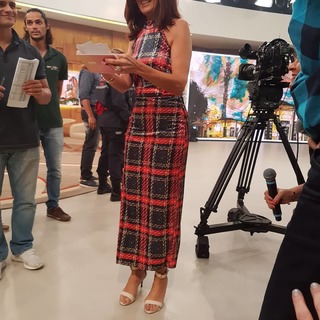 Fátima Bernardes feet photo thumbnail