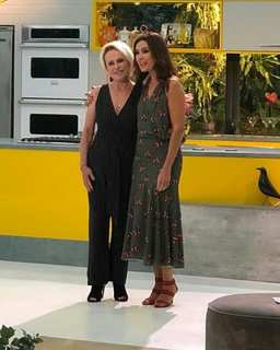 Fátima Bernardes feet photo thumbnail