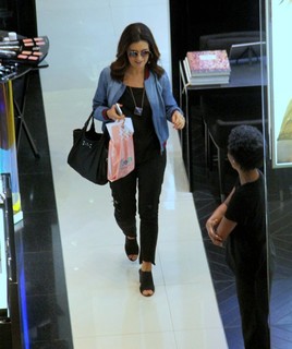 Fátima Bernardes feet photo thumbnail