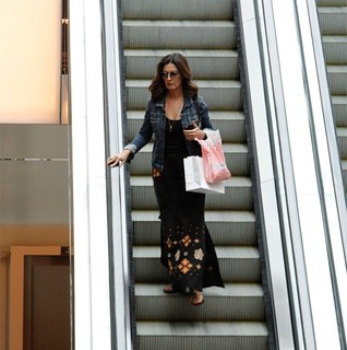 Fátima Bernardes feet photo thumbnail