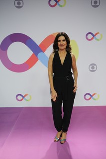 Fátima Bernardes feet photo thumbnail