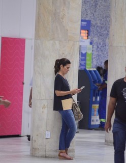 Fátima Bernardes feet photo thumbnail