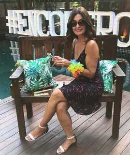 Fátima Bernardes feet photo thumbnail