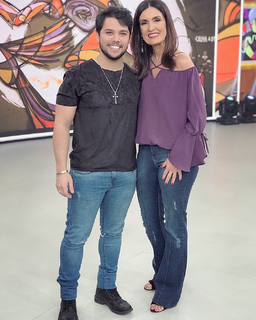 Fátima Bernardes feet photo thumbnail