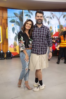 Fátima Bernardes feet photo thumbnail