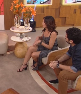 Fátima Bernardes feet photo thumbnail