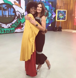 Fátima Bernardes feet photo thumbnail