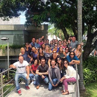 Fátima Bernardes feet photo thumbnail