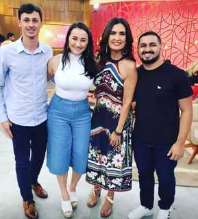 Fátima Bernardes feet photo thumbnail