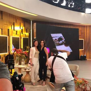 Fátima Bernardes feet photo thumbnail