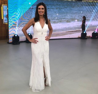 Fátima Bernardes feet photo thumbnail