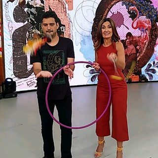 Fátima Bernardes feet photo thumbnail