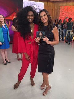 Fátima Bernardes feet photo thumbnail