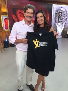 Fátima Bernardes feet photo thumbnail