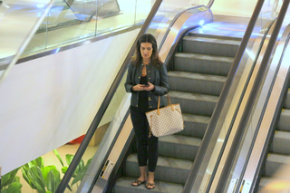 Fátima Bernardes feet photo thumbnail