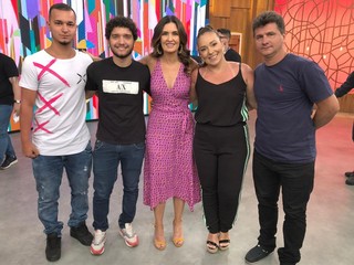 Fátima Bernardes feet photo thumbnail