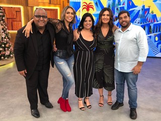 Fátima Bernardes feet photo thumbnail