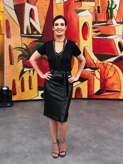 Fátima Bernardes feet photo thumbnail