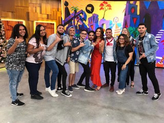 Fátima Bernardes feet photo thumbnail