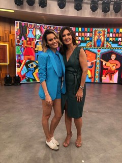 Fátima Bernardes feet photo thumbnail