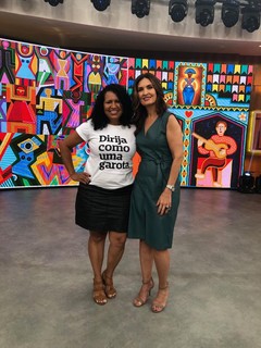 Fátima Bernardes feet photo thumbnail