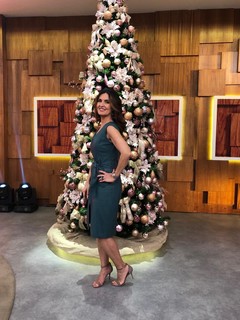 Fátima Bernardes feet photo thumbnail