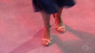 Fátima Bernardes feet photo thumbnail