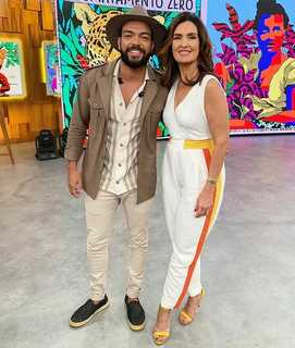 Fátima Bernardes feet photo thumbnail