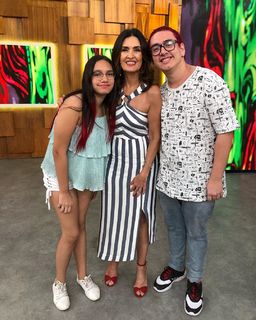 Fátima Bernardes feet photo thumbnail