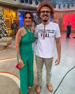 Fátima Bernardes feet photo thumbnail