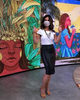 Fátima Bernardes feet photo thumbnail