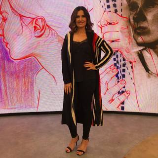 Fátima Bernardes feet photo thumbnail