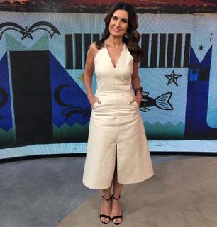 Fátima Bernardes feet photo thumbnail