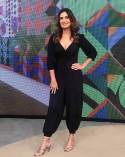 Fátima Bernardes feet photo thumbnail