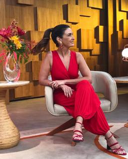 Fátima Bernardes feet photo thumbnail