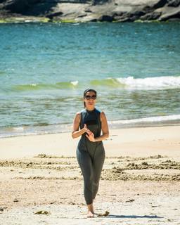 Fátima Bernardes feet photo thumbnail