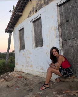 Fátima Bernardes feet photo thumbnail