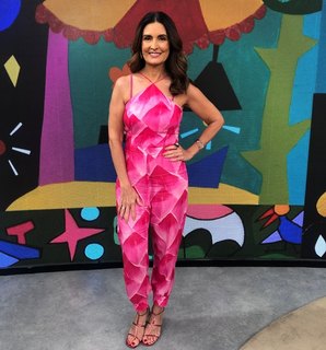 Fátima Bernardes feet photo thumbnail