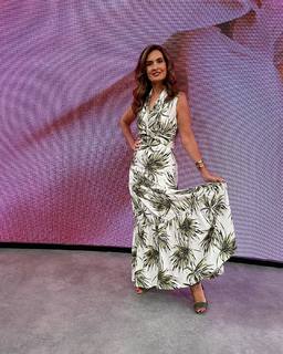 Fátima Bernardes feet photo thumbnail