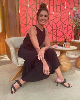 Fátima Bernardes feet photo thumbnail